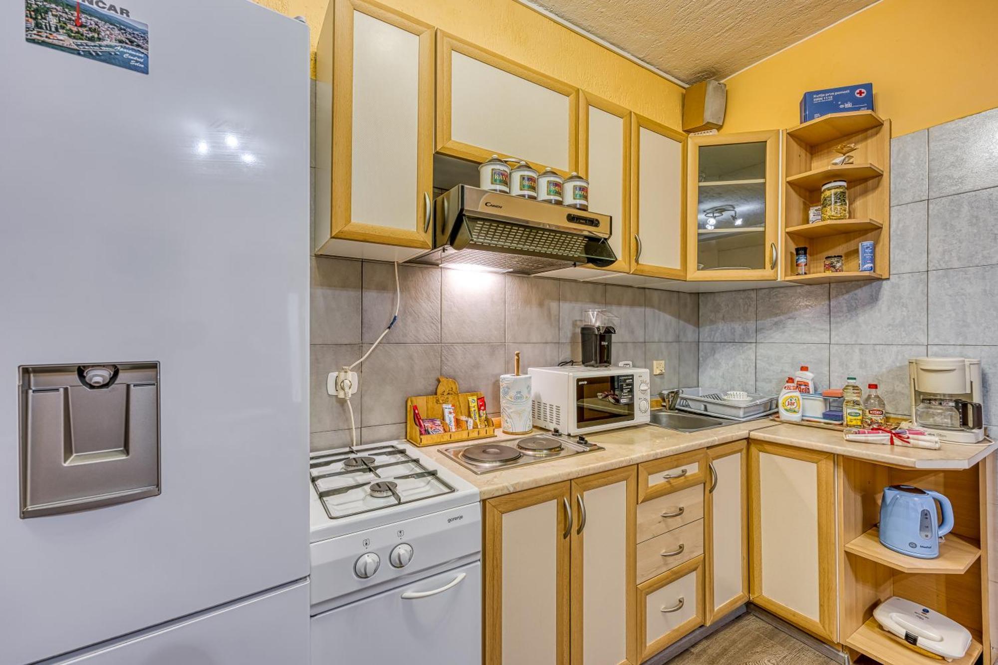 Apartments Cindric Selce Exterior photo